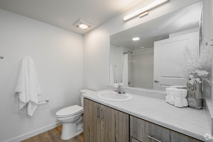 More Photos Of 15300 33rd Ave S, Seatac Apartments For Lease