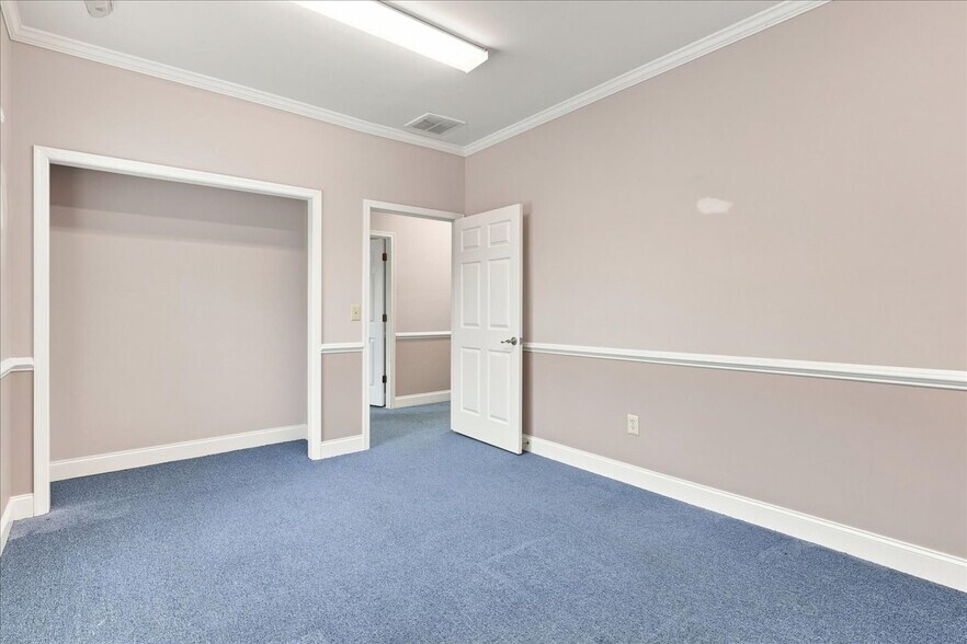 More Photos Of 1563 Jefferson Hwy, Fishersville Office For Lease