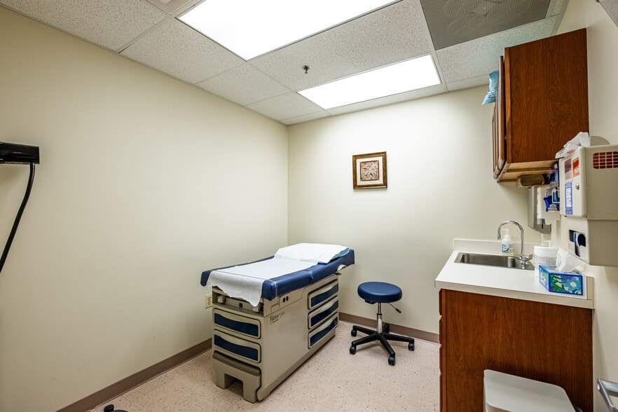 More Photos Of 3450 Old Washington Rd, Waldorf Office For Sale