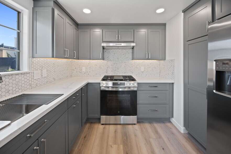 More Photos Of 422 Parkman Ave, Los Angeles Apartments For Sale