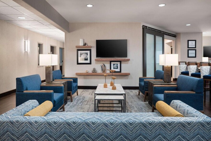More Photos Of 912 W Dillon Rd, Louisville Hotel For Sale
