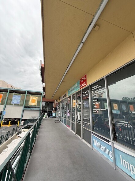 More Photos Of 7881 Santa Monica Blvd, West Hollywood Restaurant For Lease