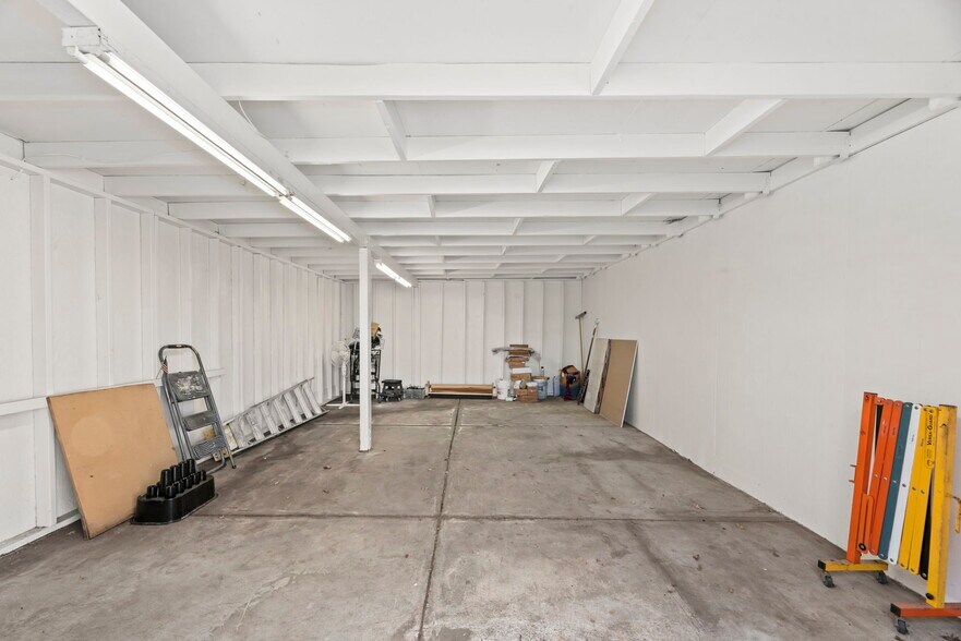 More Photos Of 2974 E Thousand Oaks Blvd, Thousand Oaks Storefront For Lease