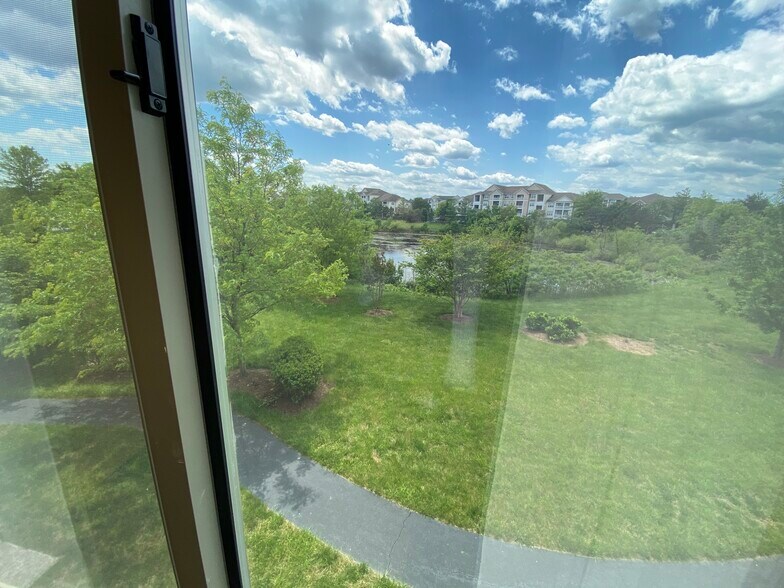 More Photos Of 44355 Premier Plaza, Ashburn Office For Sale