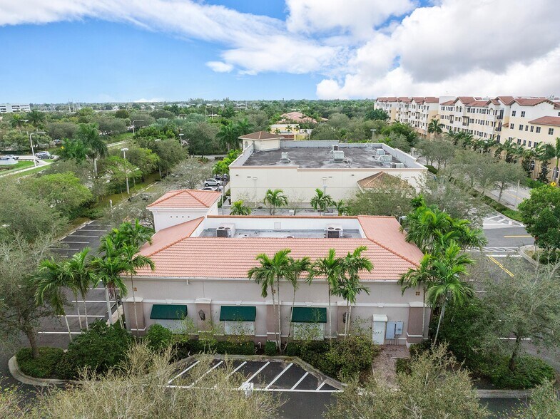 More Photos Of 4471 Weston Rd, Weston Freestanding For Lease