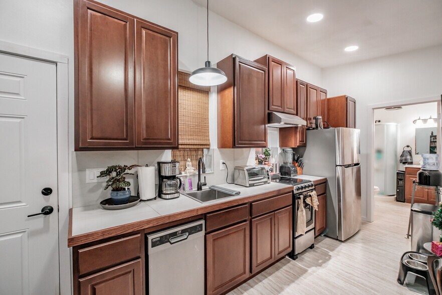 More Photos Of 909 Curry Rd, Roseburg Specialty For Sale