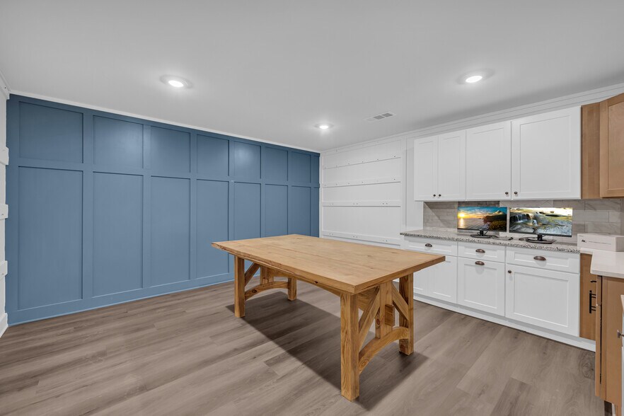 More Photos Of 399 S Elm St, Commerce Storefront For Sale