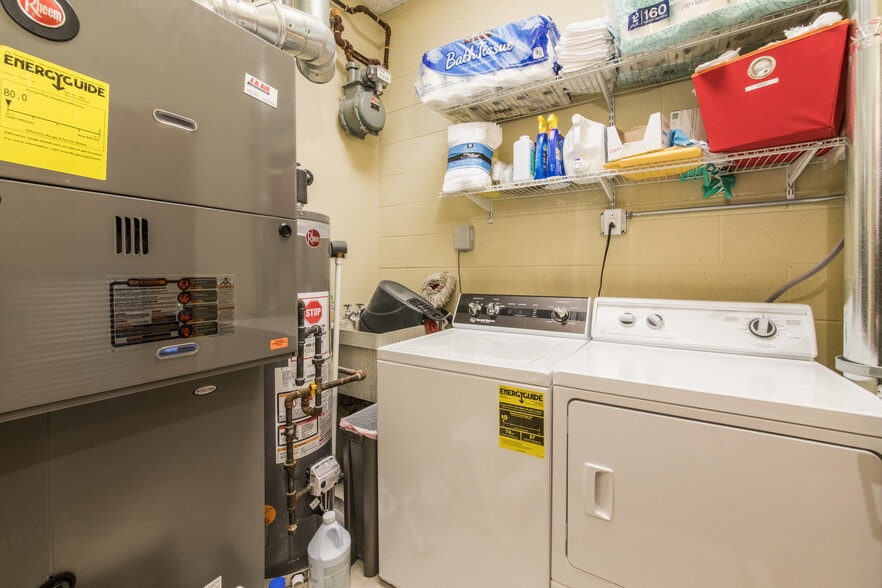 More Photos Of 828 Busse Hwy, Park Ridge Office For Sale