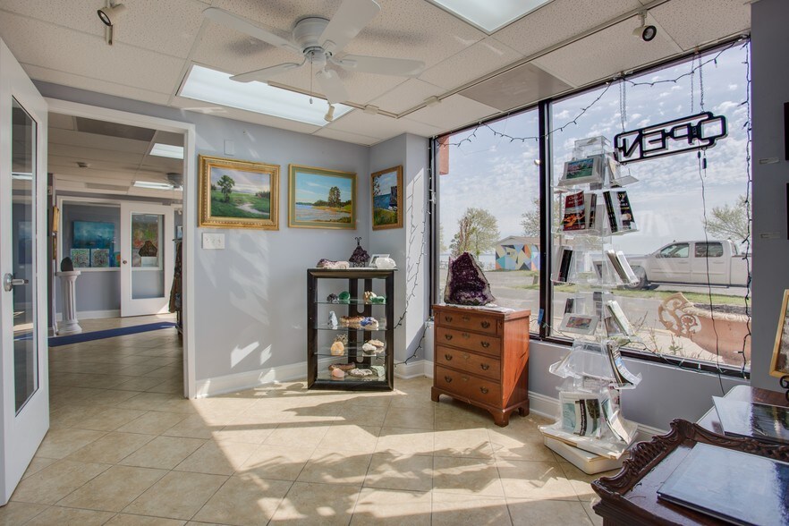 More Photos Of 100 Taylor St, Colonial Beach Storefront Retail Office For Sale