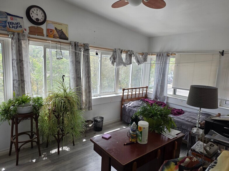 More Photos Of 4-6 Sykes St N, Meaford Apartments For Sale