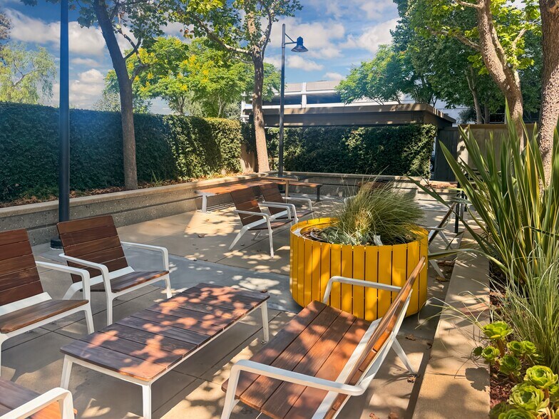 More Photos Of 1999 S Bascom Ave, Campbell Coworking Space