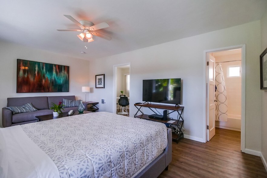 More Photos Of 4459 Fanuel St, San Diego Apartments For Sale