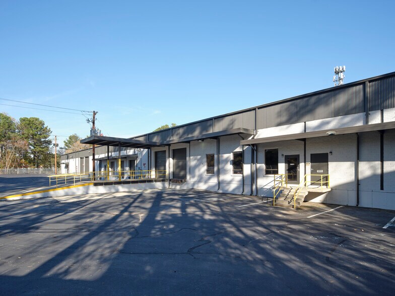 More Photos Of 3645 Oakcliff Rd, Doraville Warehouse For Lease
