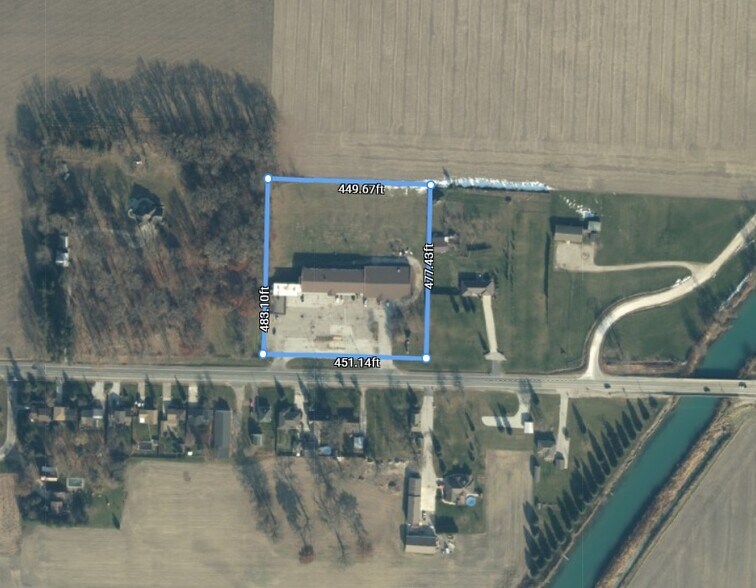 Primary Photo Of 2024 Dufferin Av, Wallaceburg Apartments For Sale