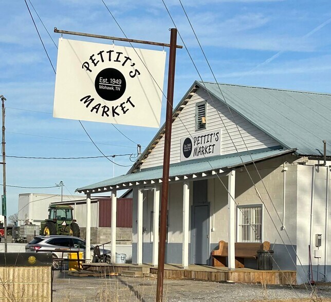 Primary Photo Of 6515 McDonald Rd, Mohawk Freestanding For Sale