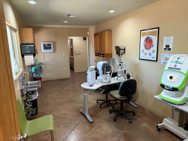 More Photos Of 6615 N Oracle Rd, Tucson Medical For Sale