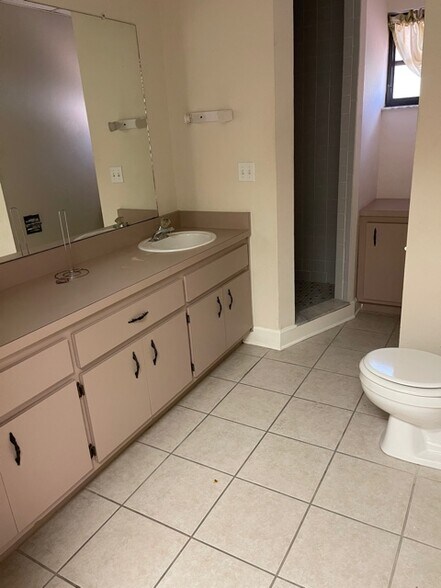 More Photos Of 701 N Hercules Ave, Clearwater Medical For Lease