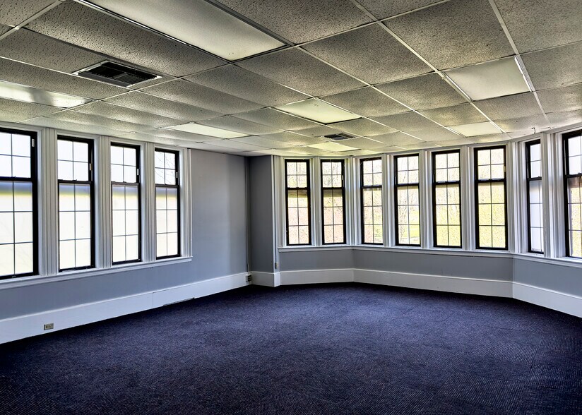 More Photos Of 349 Old Stockbridge Rd, Lenox Specialty For Sale