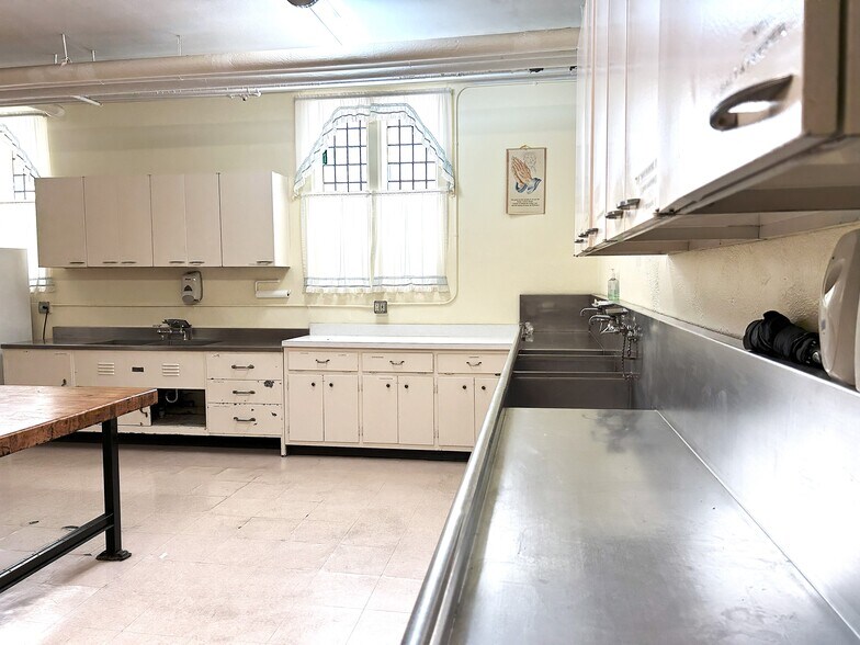 More Photos Of 1900 Oak Park Ave, Berwyn Religious Facility For Sale