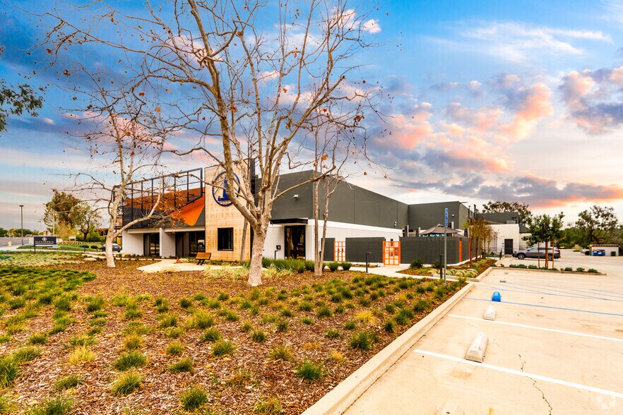 More Photos Of 1280 Rancho Conejo Blvd, Thousand Oaks Research And Development For Lease
