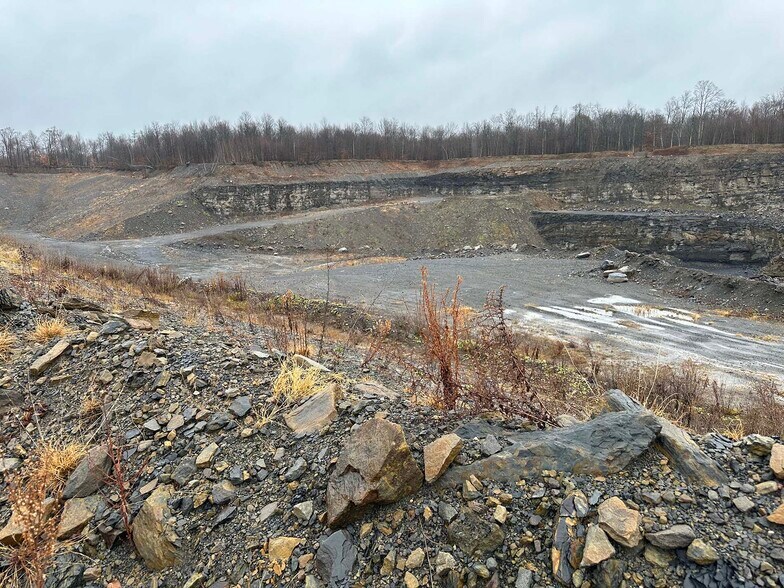 More Photos Of 1040 Main st, Carbondale Land For Sale