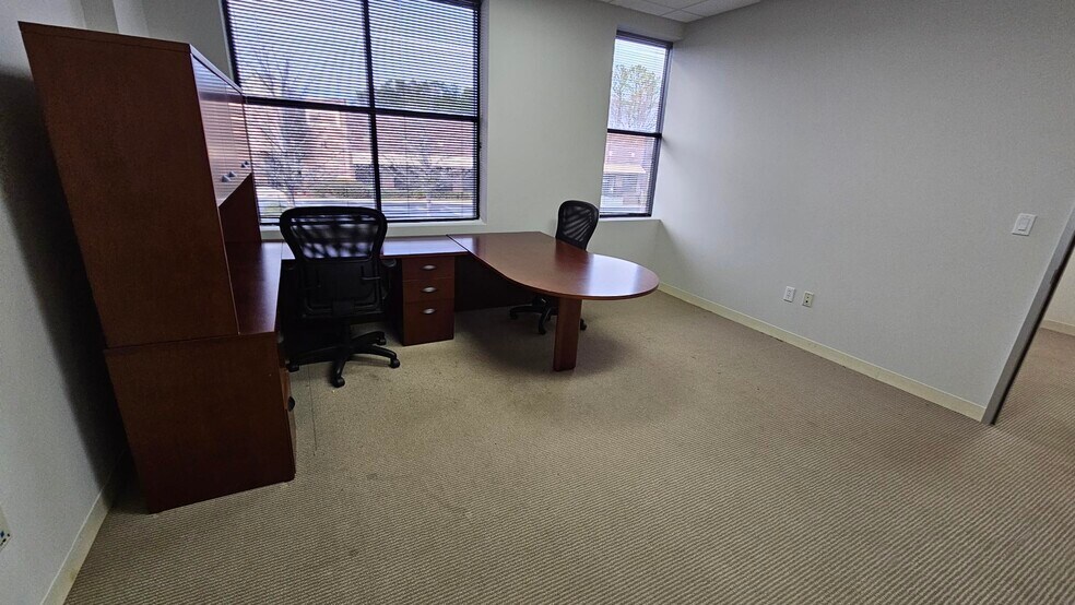 More Photos Of 1880 W Oak Pky, Marietta Coworking Space