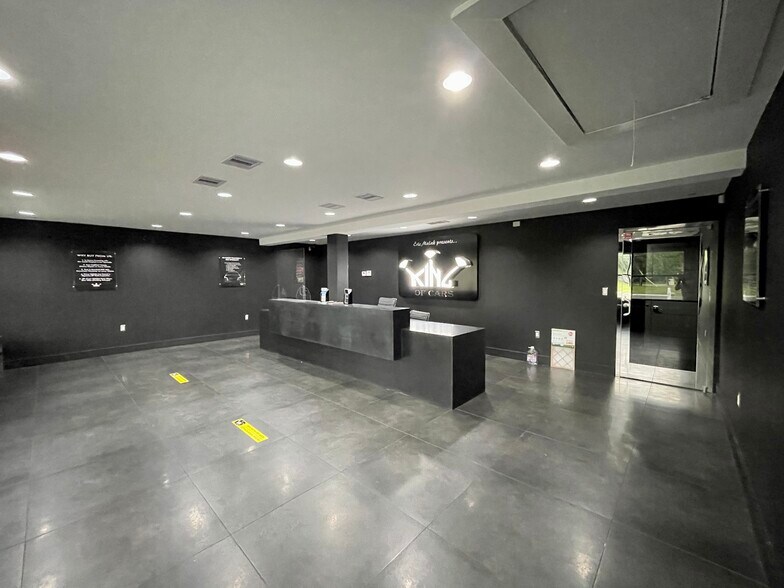 More Photos Of 1313 Shaver St, Pasadena Auto Dealership For Lease