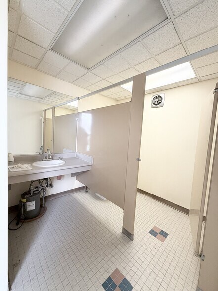 More Photos Of 5501 E Washington St, Indianapolis Storefront Retail Office For Sale