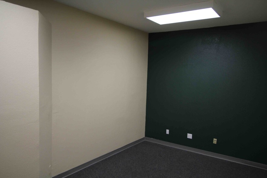 More Photos Of 1136-1154 Main St, Saint Helena Storefront For Lease
