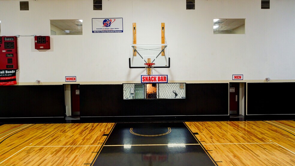 More Photos Of 950 S Central Ave, Compton Schools For Sale