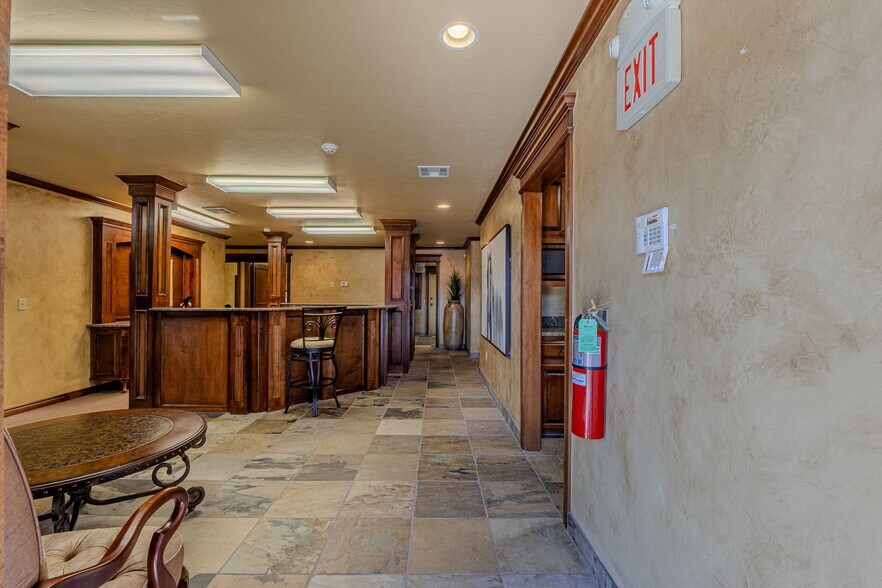 More Photos Of 1530 SW 89th St, Oklahoma City Office For Sale