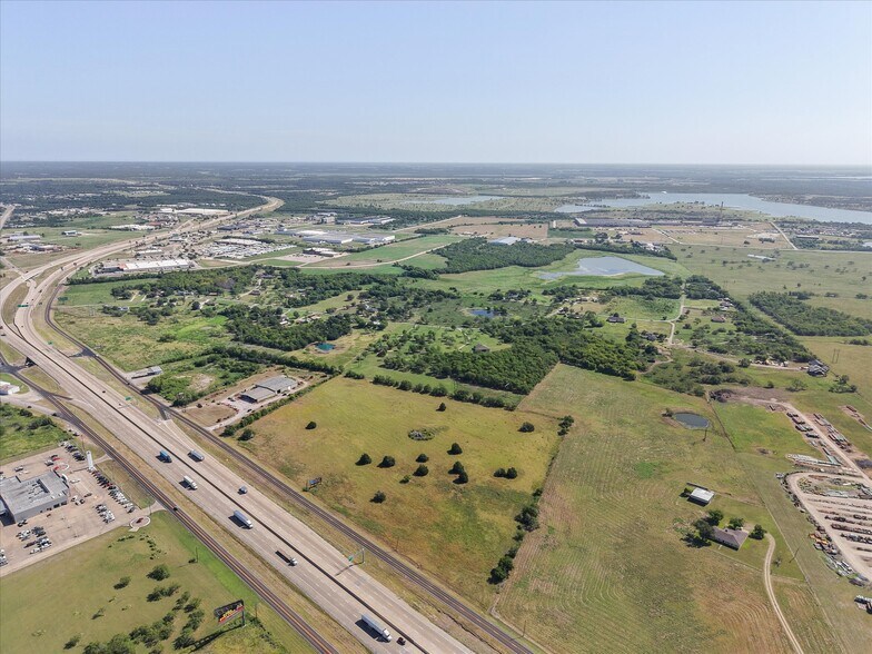More Photos Of 3151 Int 45 E hwy, Corsicana Warehouse For Sale