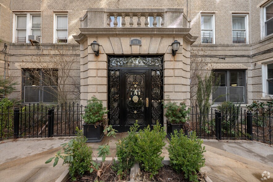 More Photos Of 811 Walton Ave, Bronx Apartments For Lease