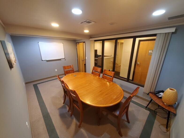 More Photos Of 24111 NE Halsey St, Wood Village Loft Creative Space For Lease