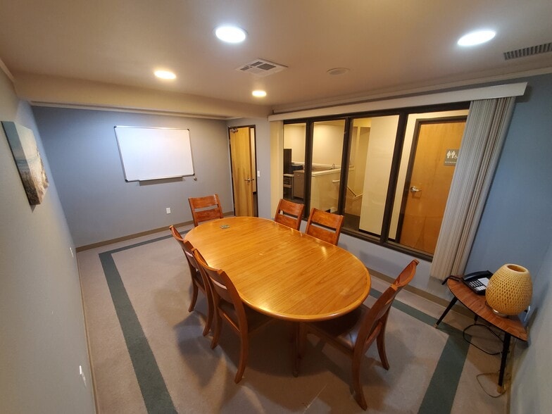 More Photos Of 24111 NE Halsey St, Wood Village Loft Creative Space For Lease