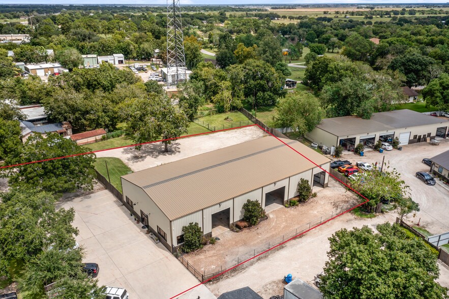 More Photos Of 6927 Highway 36 S, Rosenberg Office For Lease