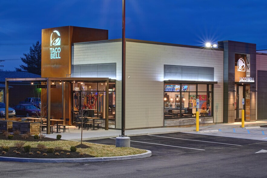 More Photos Of 675 Beverage Hill Ave, Pawtucket Freestanding For Lease