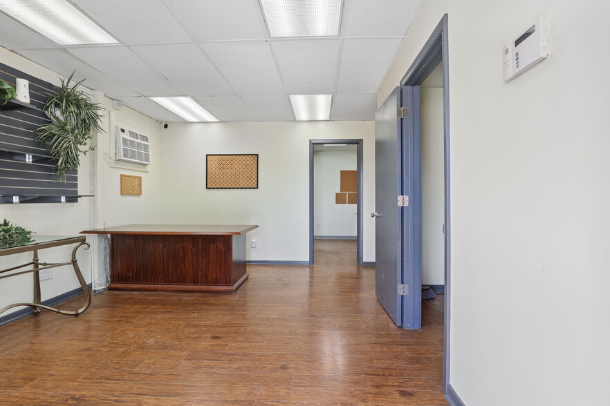 More Photos Of 2162 McKinley Ave, Columbus Warehouse For Sale