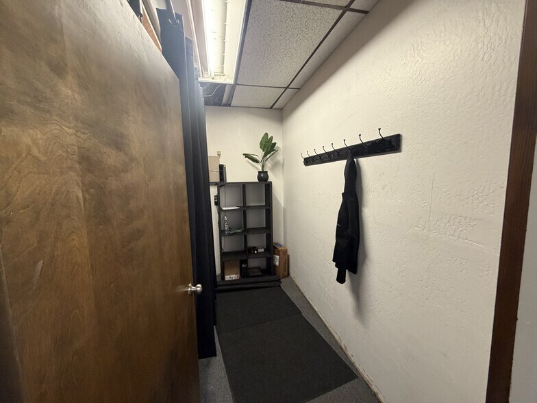 More Photos Of 6702 Inglewood Ave, Stockton Office For Lease