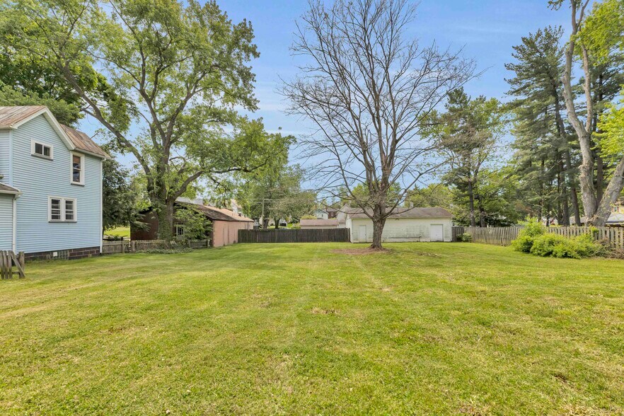 More Photos Of 777 N Ellsworth Ave, Salem Veterinarian Kennel For Sale