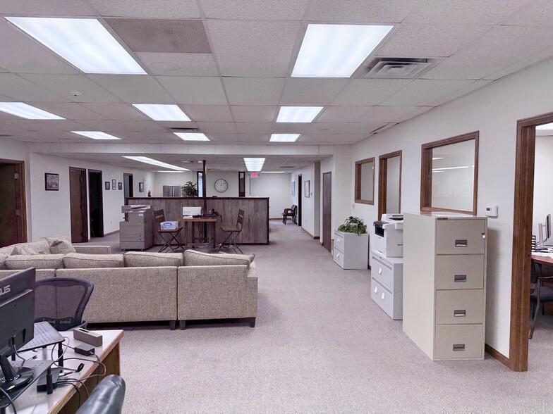 More Photos Of 615 S Barstow St, Eau Claire Office For Lease