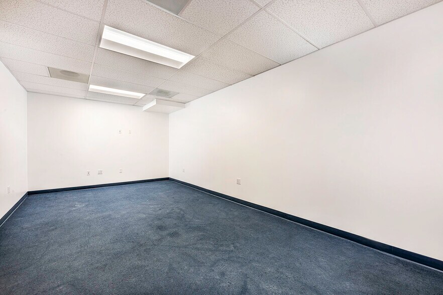 More Photos Of 2700 N Bellflower Blvd, Long Beach Medical For Lease