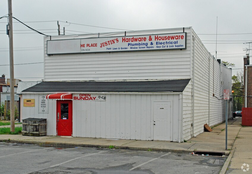 More Photos Of 1028 Broadway, Woodmere Storefront Retail Residential For Lease