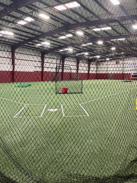 More Photos Of 250 Commonwealth Ave, Bristol Health Club For Lease