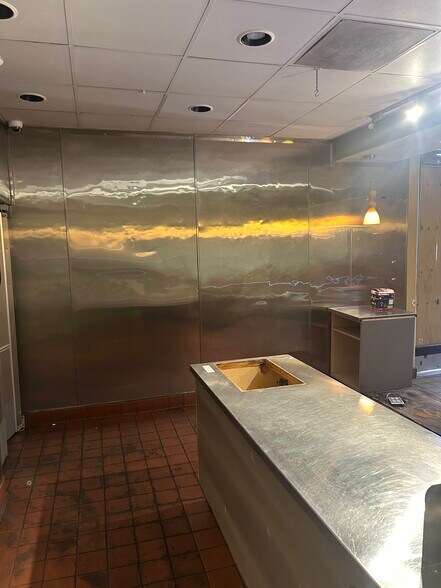 More Photos Of 6435 Mission Gorge Rd, San Diego Fast Food For Lease