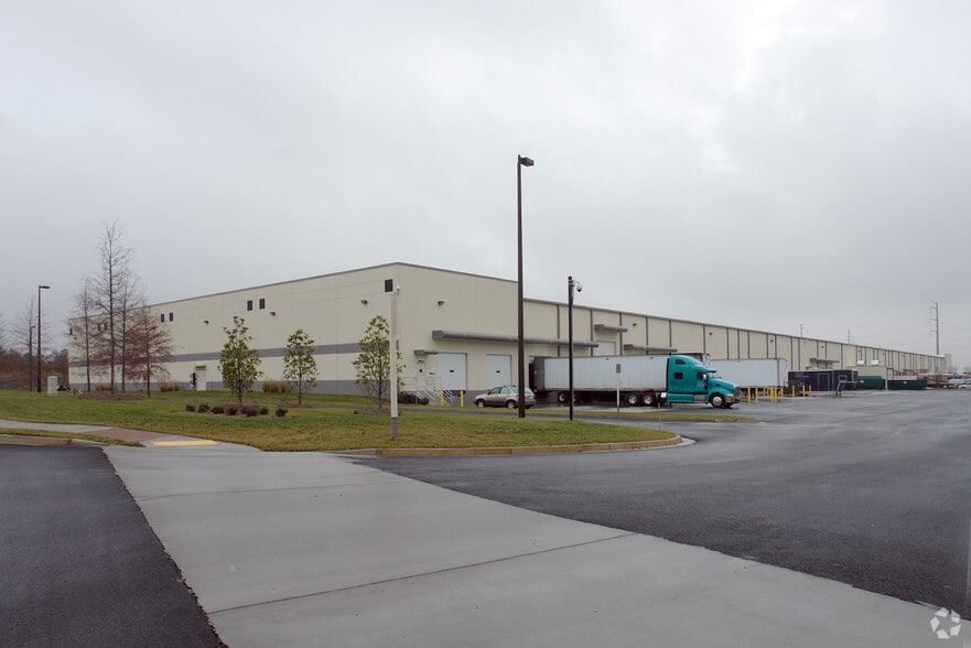 More Photos Of 296 Brogdon Rd, Suwanee Warehouse For Lease