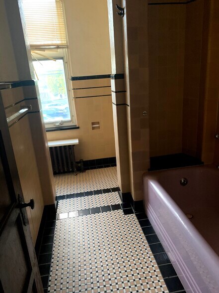 More Photos Of 1811 Butler St, Easton Specialty For Sale