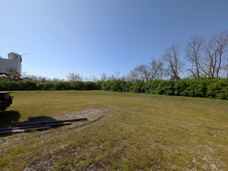 More Photos Of 707 Jewell Rd, Wilmore Warehouse For Sale