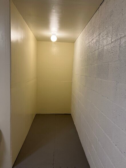 More Photos Of 48017 Highway 58, Oakridge Storefront For Sale