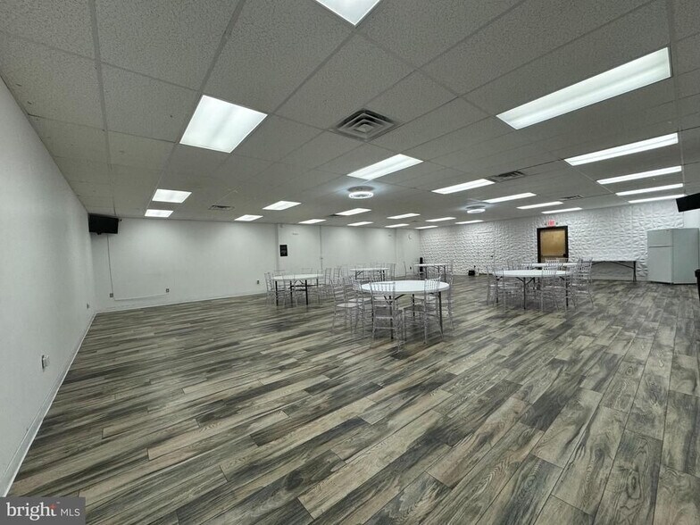 More Photos Of 1 E Market St, York Office For Sale